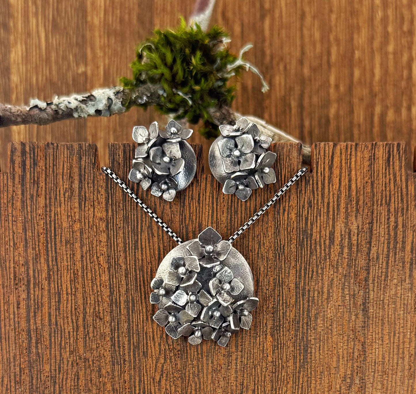 Hydrangea Bunch Necklace