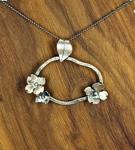 Dogwood Circle Necklace